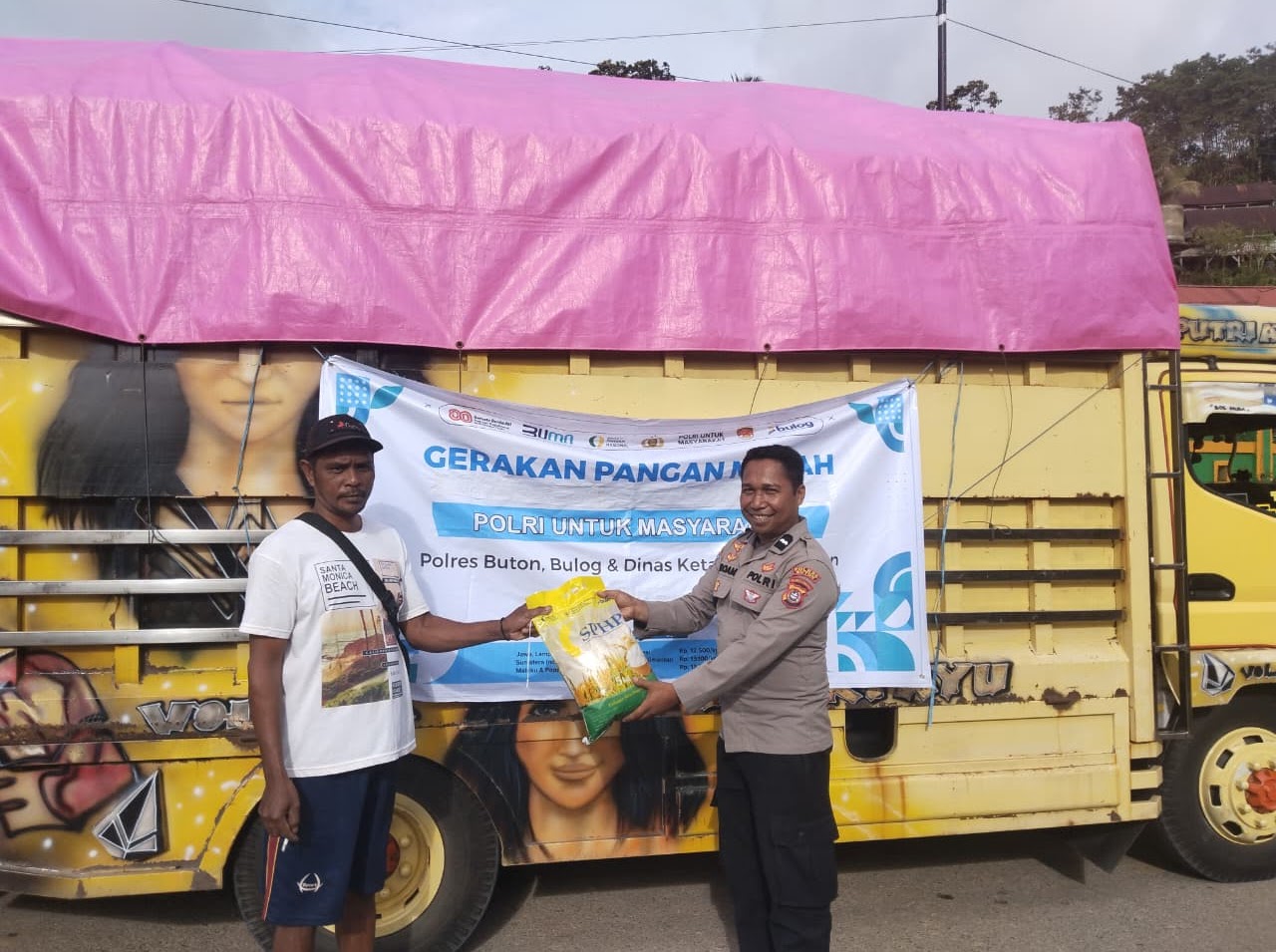 Polres Buton dan Polsek Jajaran Gelar Gerakan Pangan Murah