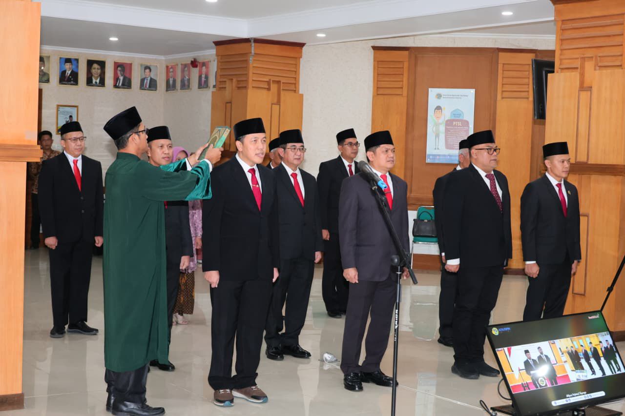 Lantik Pejabat, Nusron Wahid : "Layani Masyarakat dengan Hati, Bukan Transaksi"