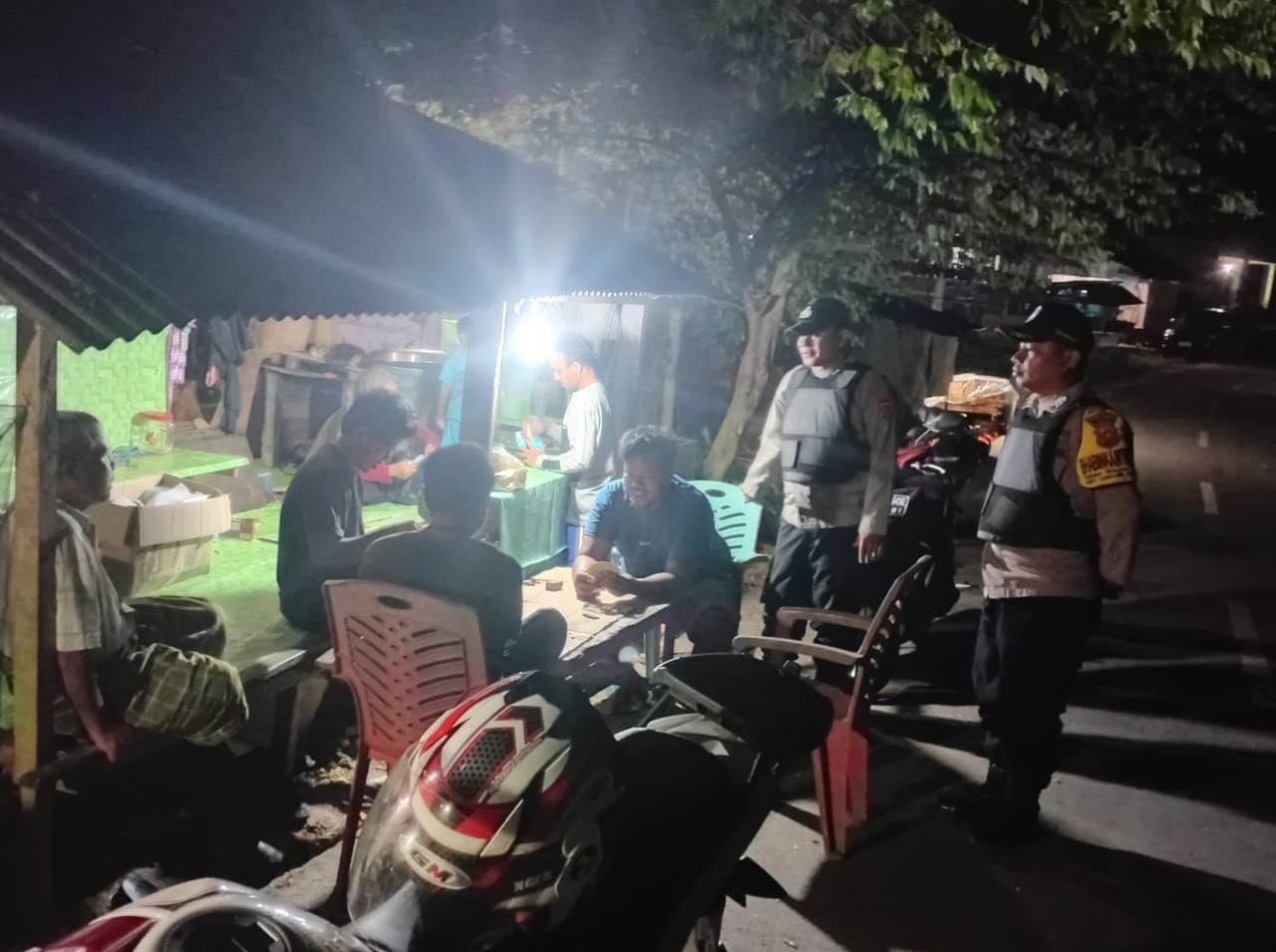 Berikan Rasa Aman, Polres Buton Gelar Patroli Malam