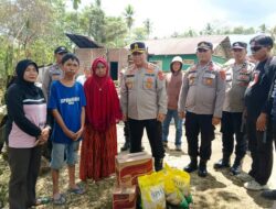 Kapolres Buton Berikan Bantuan Sosial Kepada Korban Kebakaran di Lasalimu