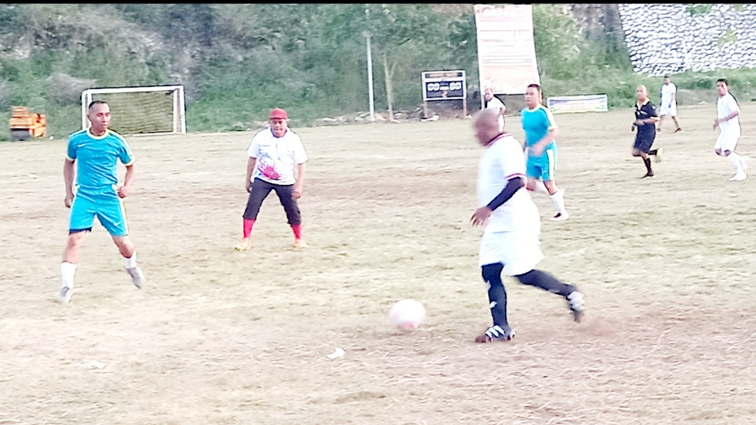 Fun Football Match antara Pemda vs Polres Buton Skor 0:0