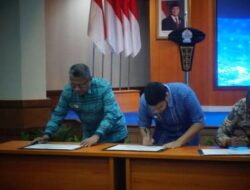 Dukung Sistem Meritokrasi, Bupati Buton Teken Komitmen Bersama
