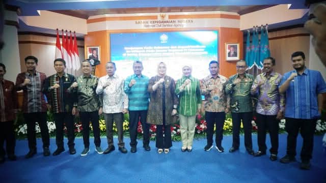 Dukung Sistem Meritokrasi, Bupati Buton Teken Komitmen Bersama Dukung Sistem Meritokrasi, Bupati Buton Teken Komitmen Bersama