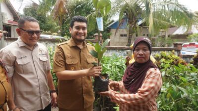Masyarakat Desa Winning dapat Bantuan Bibit
