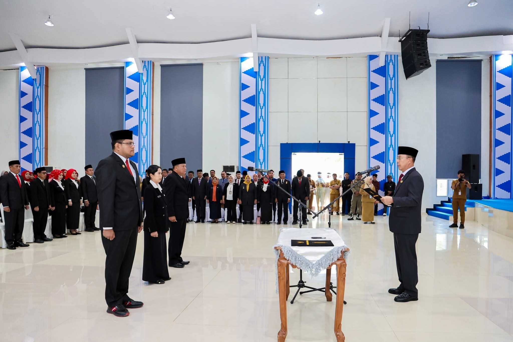 Lantik Pejabat, Gubernur Sultra Tekankan Integritas dan Kreativitas