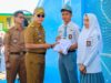 Gubernur Sultra Serahkan Bantuan Pendidikan pada Ribuan Siswa, Warga : “Terimakasih Gubernur”