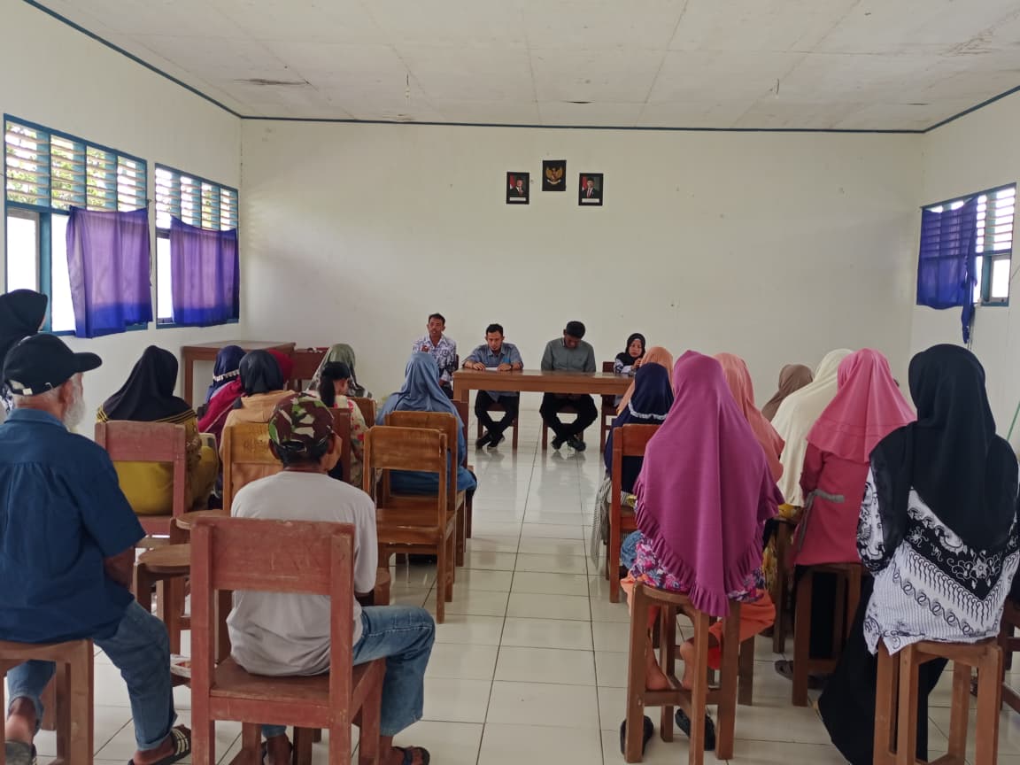 Gubernur Sultra Berikan Bantuan Seragam Sekolah di SMKN 3 Buton, Kasek :"Terimakasih" Gubernur Sultra Berikan Bantuan Seragam Sekolah di SMKN 3 Buton, Kasek :"Terimakasih"