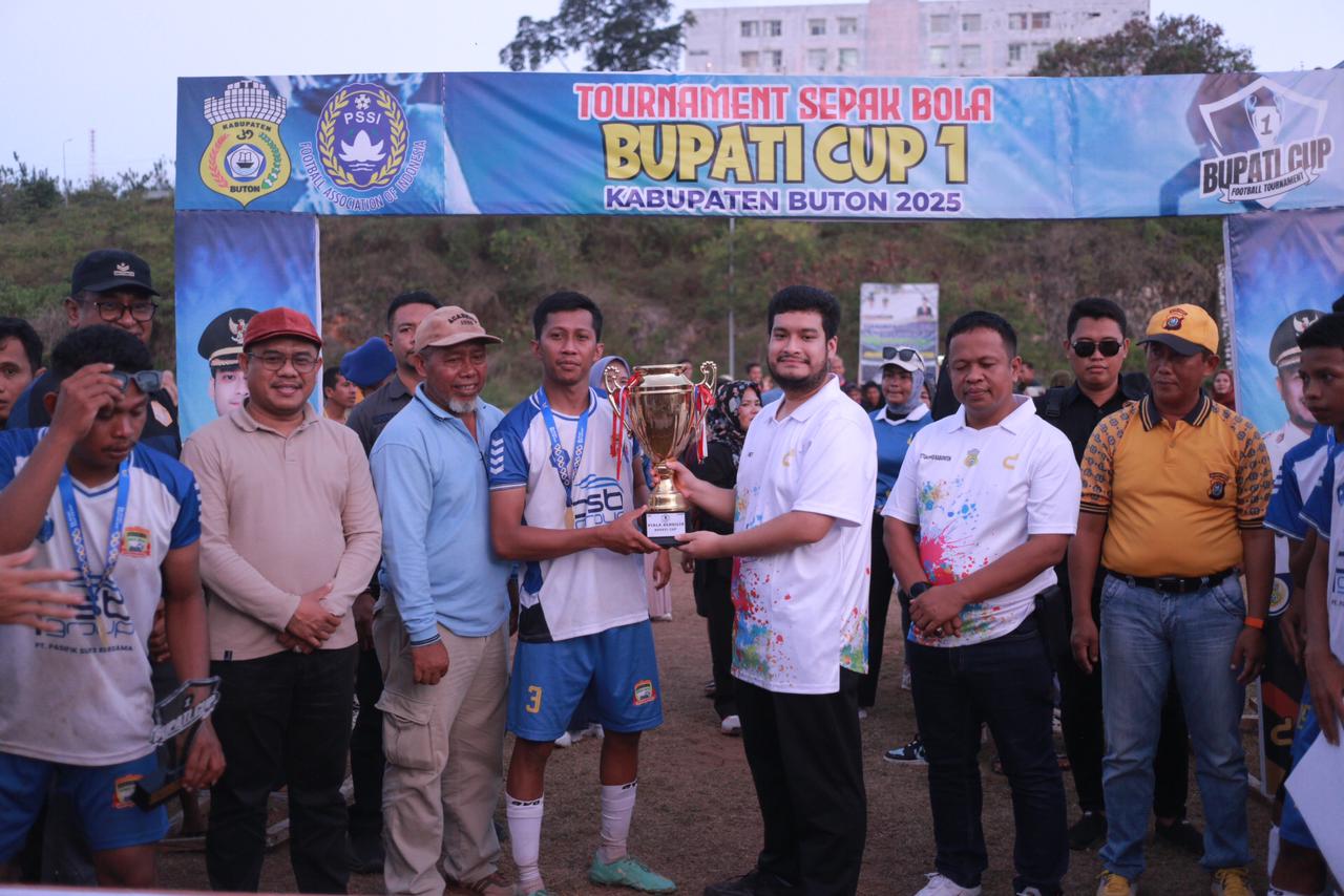 Kesebelasan Matanauwe Juarai Turnamen Bupati Cup 1