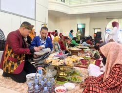 BRI BO Baubau Ikuti Tradisi “Pakandeana Ana Maelu” HUT Kota Baubau