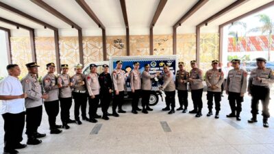 Kapolda Sultra Serahkan Satu Unit Mobil SPPG Polri Kepada Polres Buton