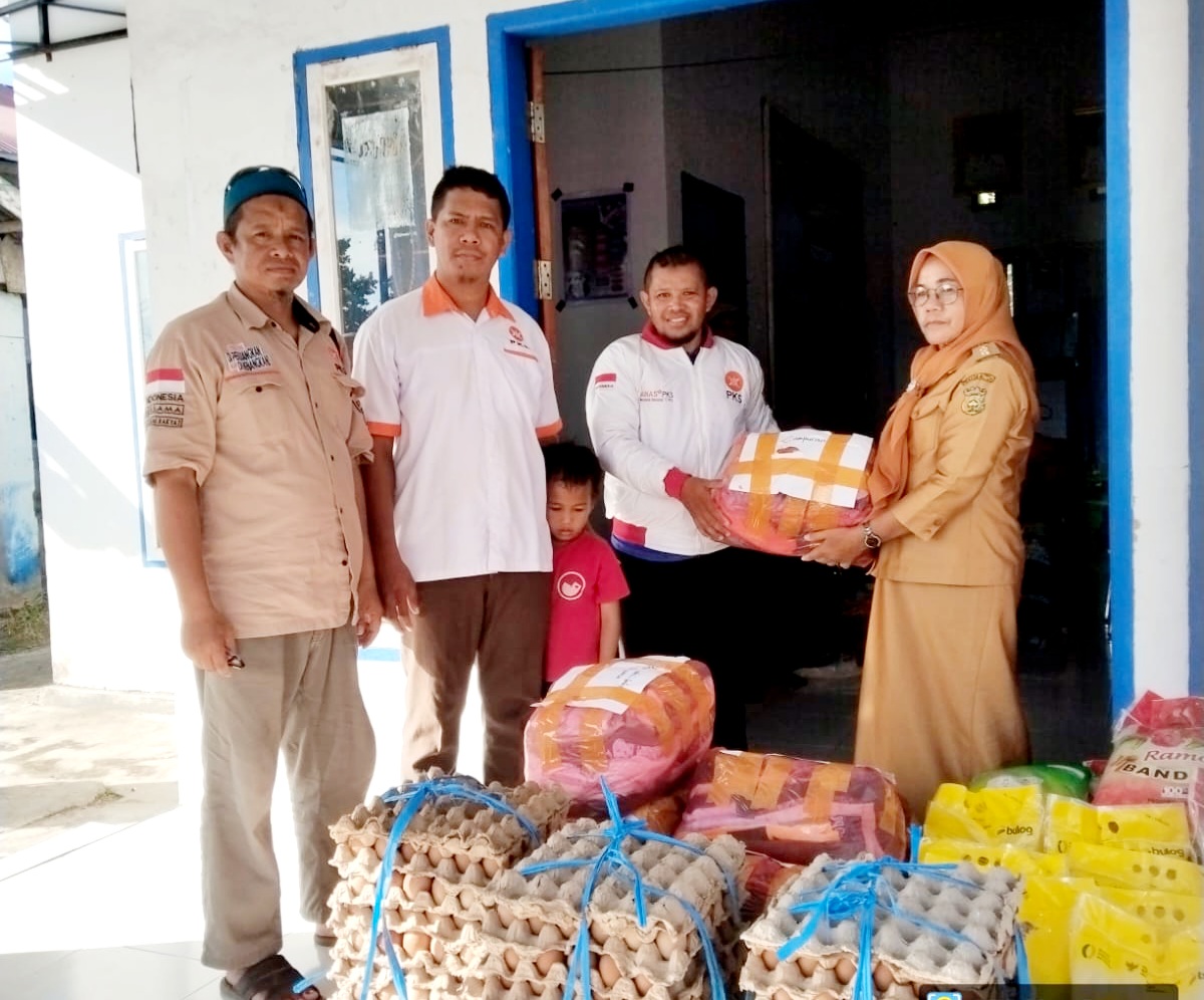 PKS Buton Peduli, Bantu Korban Kebakaran di Kamaru