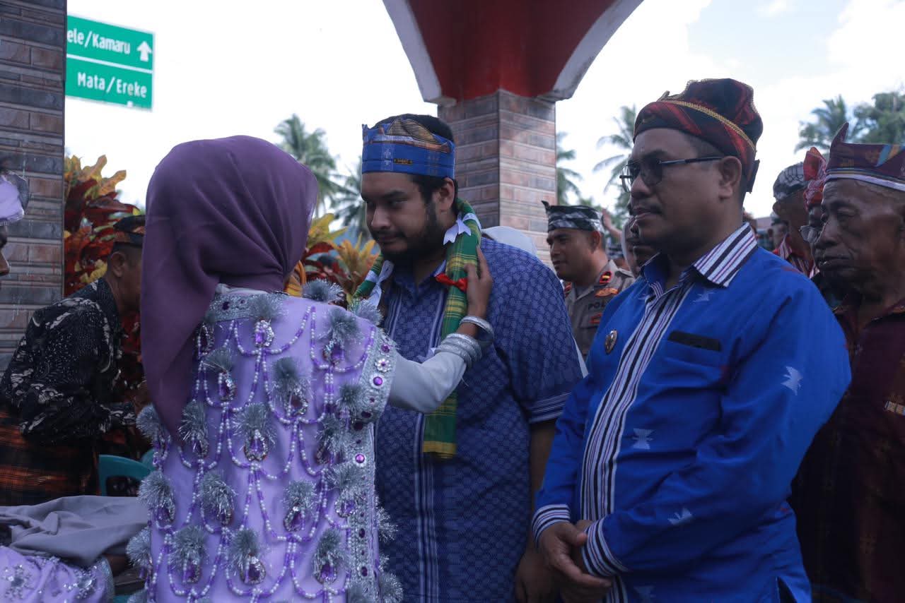 Bupati dan Wabup Buton Hadiri Pesta Adat di Desa Kakenauwe