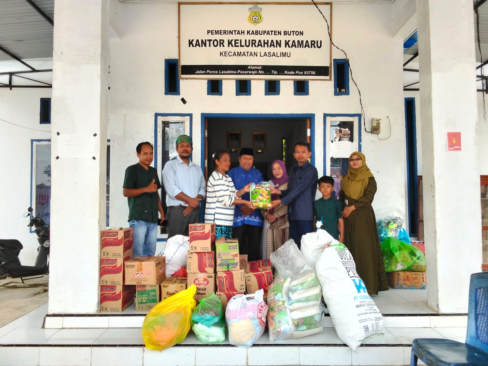 LAZISMU Buton Salurkan Bantuan untuk Korban Kebakaran di Kamaru