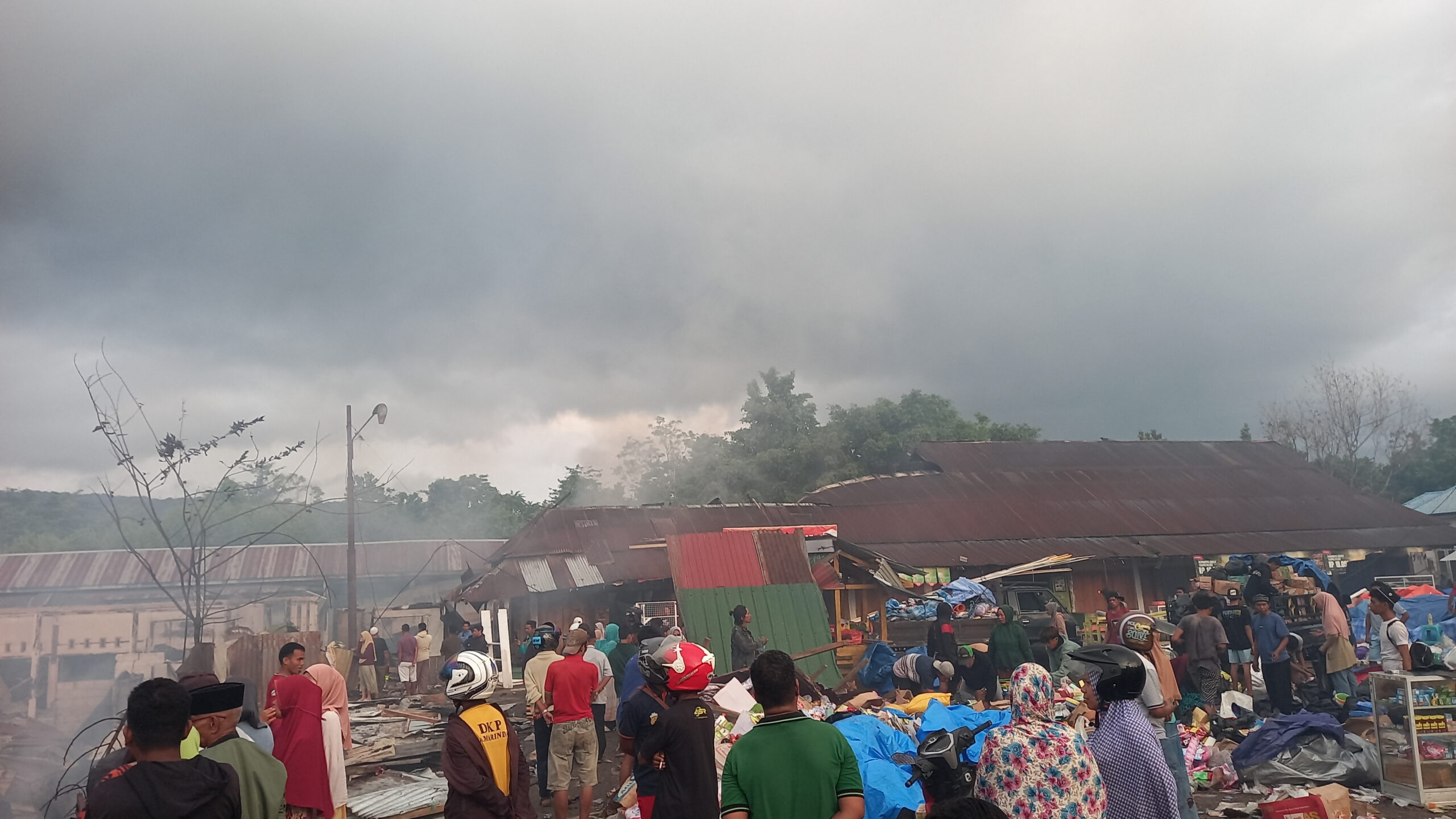 Aktivitas Pasar Kaloko Buton Lumpuh Pasca Kebakaran