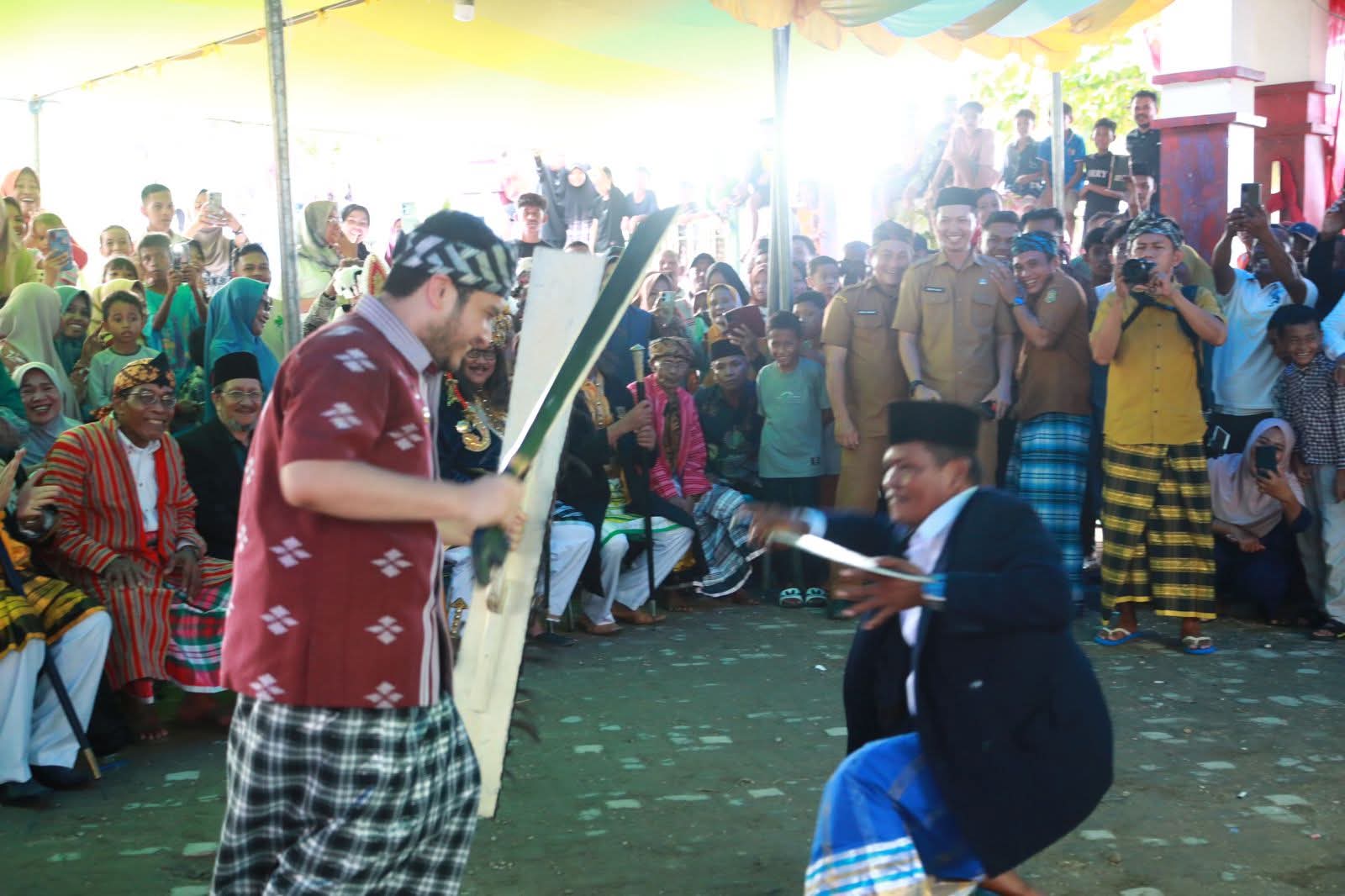 Bupati dan Sultan Buton Hadiri Pesta Adat Kondowa-Dongkala Bupati dan Sultan Buton Hadiri Pesta Adat Kondowa-Dongkala