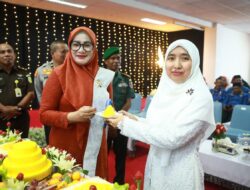 Pemkab Buton Peringati HUT Dharma Wanita Persatuan ke-26 dan Hari Ibu ke-97