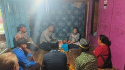 Kapolres Buton Berikan Tali Asih Kepada Keluarga Almarhum di Desa Wolowa Baru Kapolres Buton Berikan Tali Asih Kepada Keluarga Almarhum di Desa Wolowa Baru