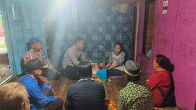 Kapolres Buton Berikan Tali Asih Kepada Keluarga Almarhum di Desa Wolowa Baru