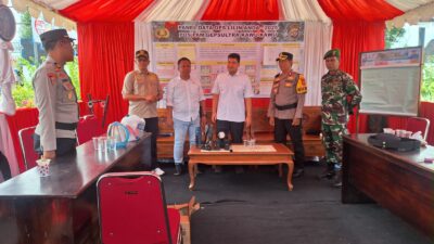 Wakapolres bersama Bupati Buton Tinjau Pos PAM Nataru