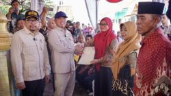 Menteri Nusron Serahkan 546 Sertipikat Hasil Konsolidasi Tanah di Jawa Tengah Menteri Nusron Serahkan 546 Sertipikat Hasil Konsolidasi Tanah di Jawa Tengah