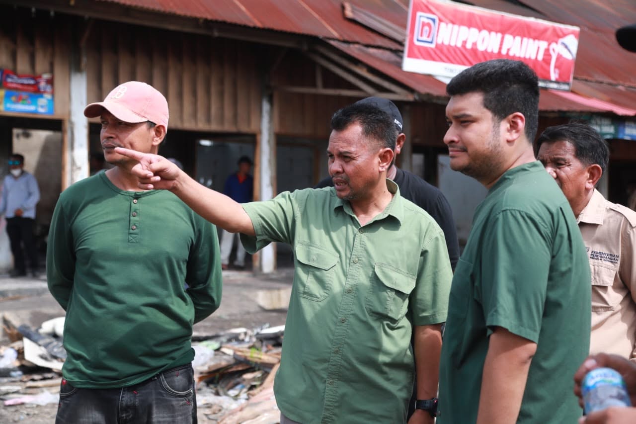 Pasca Kebakaran, Pasar Kaloko Mulai Dibersihkan Pasca Kebakaran, Pasar Kaloko Mulai Dibersihkan