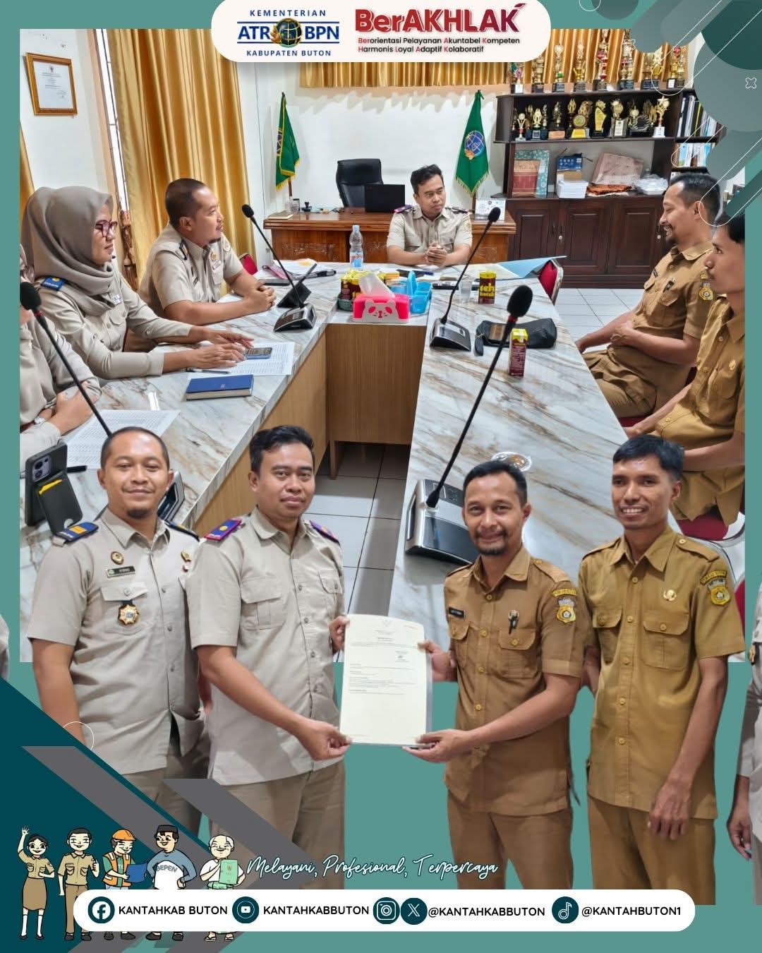 Kepala BPN Buton Serahkan Sertipikat Tanah Aset Pemerintah Kabupaten Buton untuk SPPG