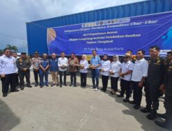 Ir. Hugua Lepas Ekspor Perdana Komoditas Ubur-ubur