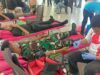 Ratusan Personil Yonif TP 823/Raja Wakaaka Ikuti Aksi Donor Darah Alumni SMANSA 2016