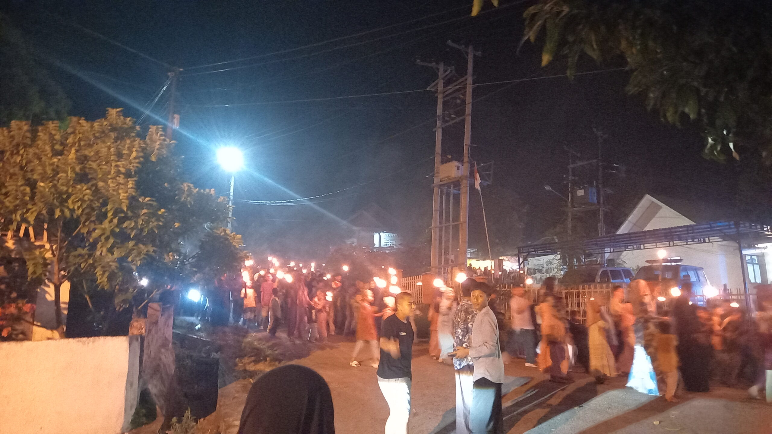 Menyala, Wakil Bupati Buton Lepas Pawai Obor Sambut Ramadan 1447 H