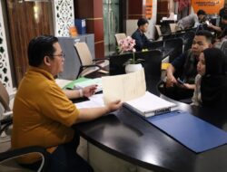 Manfaatkan PELATARAN, Warga Ambil Produk Hasil Roya di Hari Libur