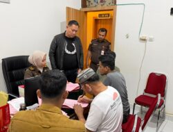 Selewengkan DD untuk Judol, Kaur Keuangan dan Kades Bwinapada Siompu Ditahan