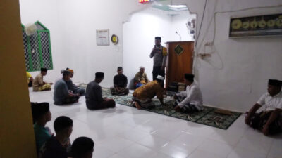 Polsek Lasalimu Laksanakan Patroli Dialogis Saat Shalat Tarawih