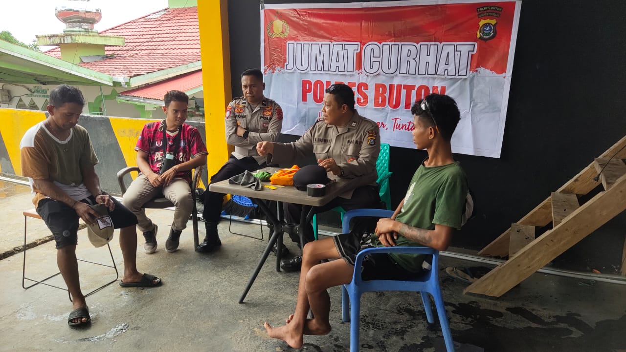 Jumat Curhat, Sat Binmas Polres Buton Imbau Warga Tidak Lakukan Perang Sarung di Bulan Ramadhan