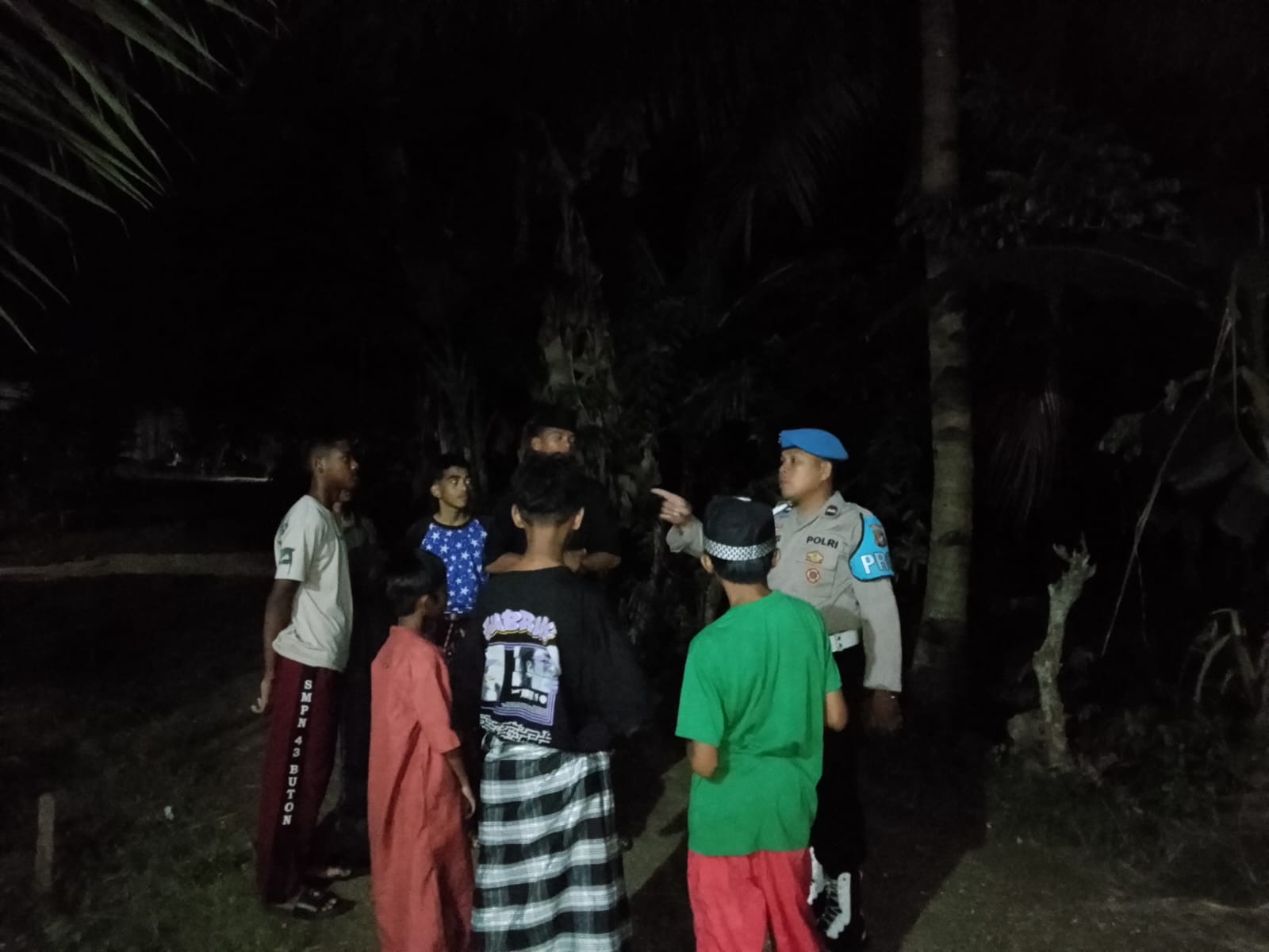 Personel Polsek Sampuabalo Imbau Remaja Tidak Berperang Sarung di Bulan Ramadhan