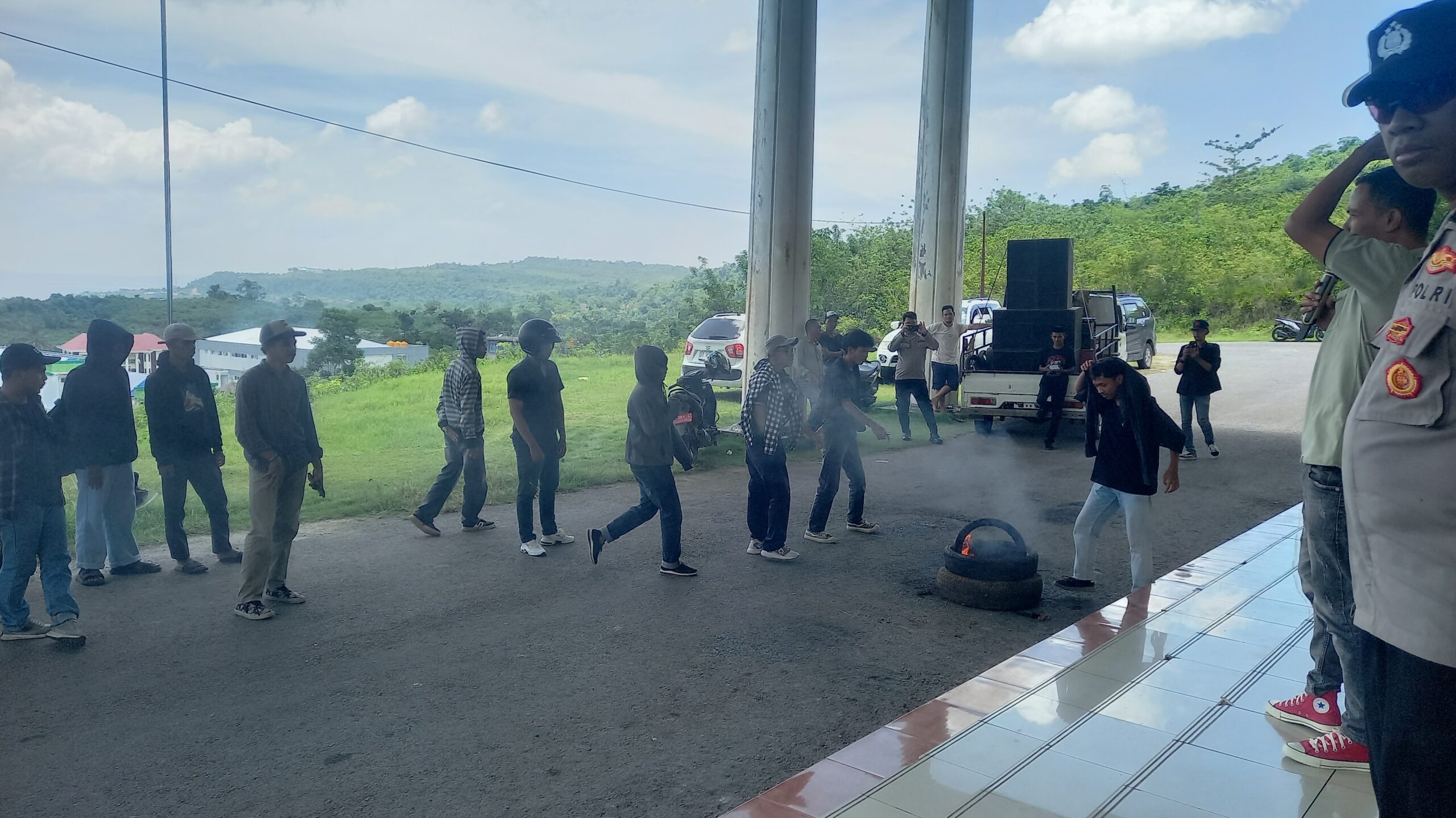 Pasar kaloko Tak Kunjung Rampung, Aliansi PKP demo DPR dan Bupati