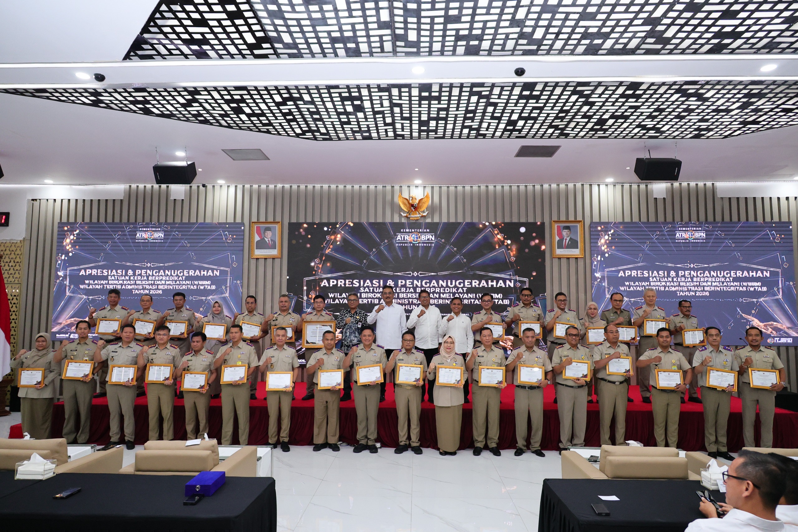 Satker Kementerian ATR/BPN Meraih 1 Predikat WBBM dan 31 Predikat WTAB