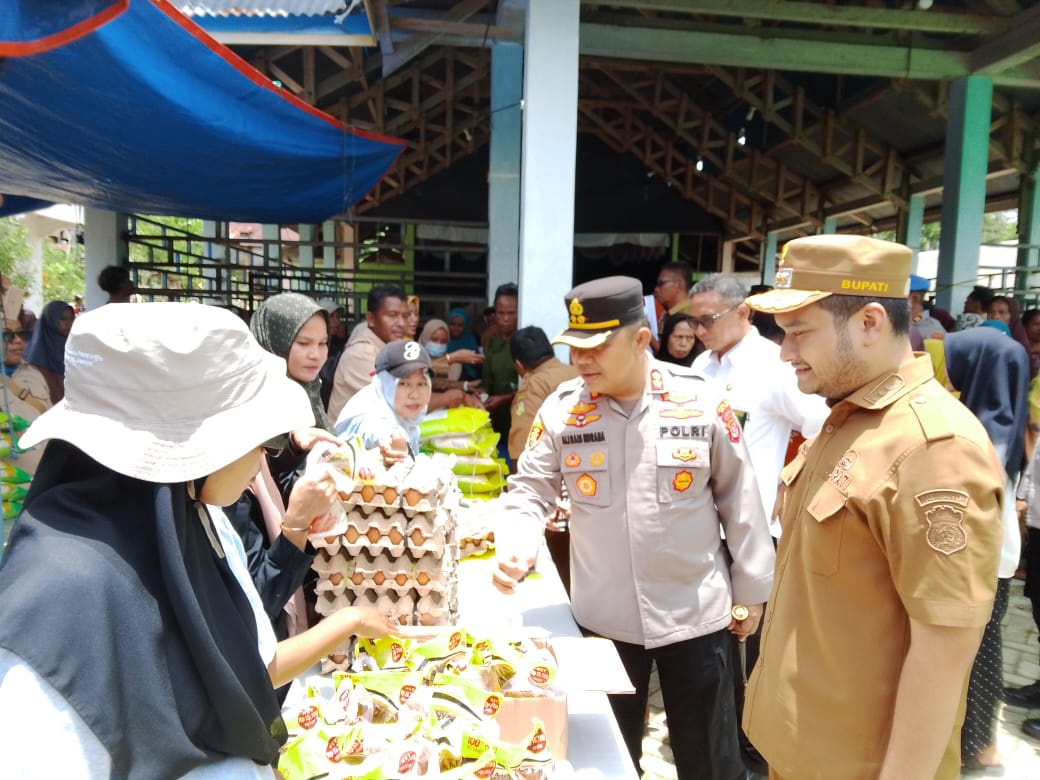 Kapolres Buton Pantau Gerakan Pasar Murah Bersubsidi