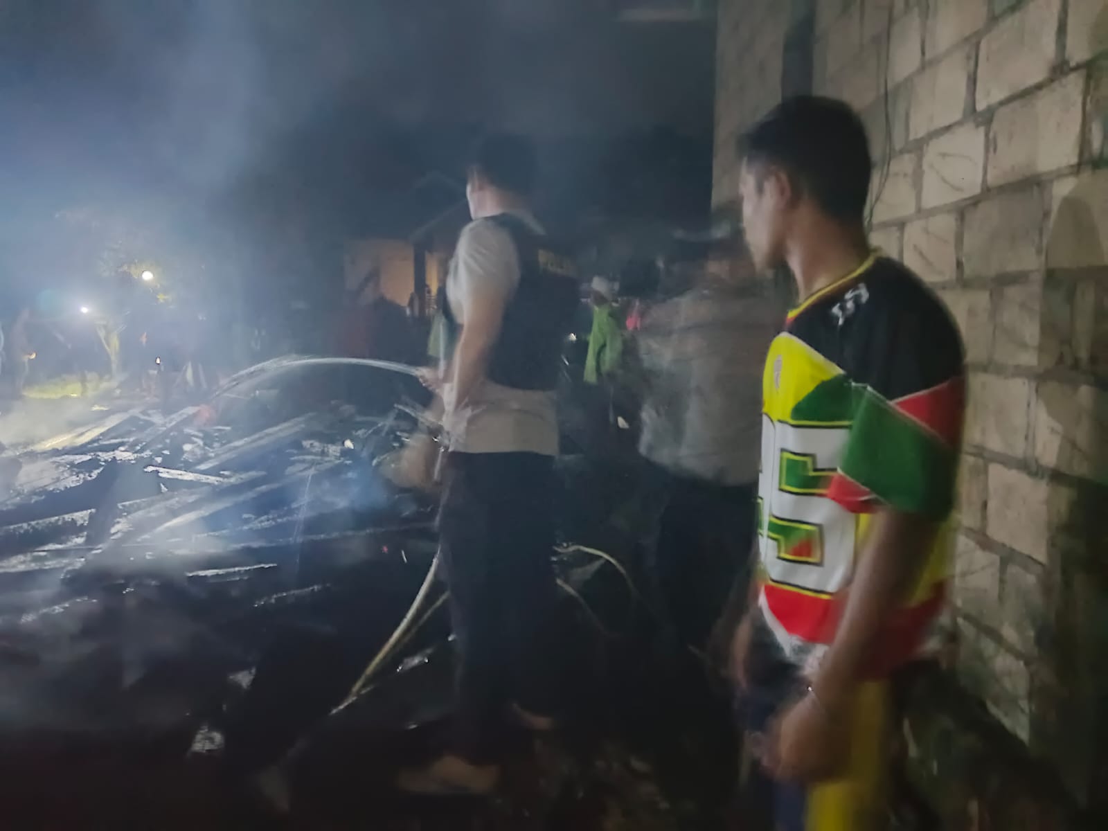 Tiga Rumah Warga di Desa Lapandewa Makmur Busel Terbakar