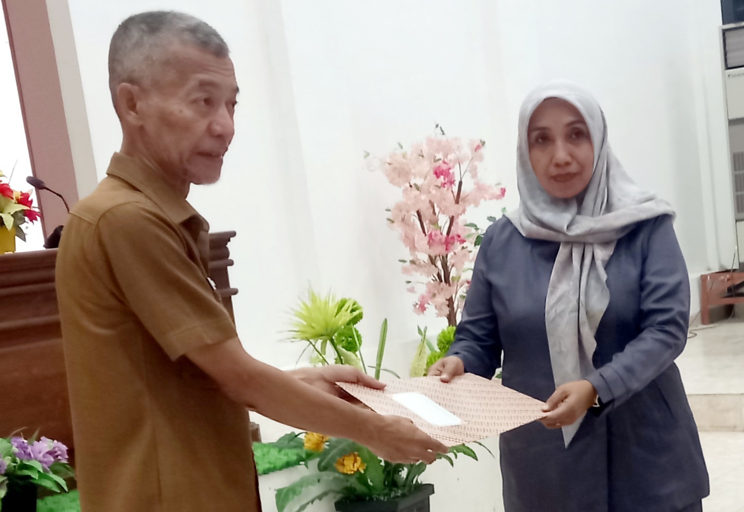 Pemda Buton Ajukan Dua Raperda : Cadangan Pangan dan Penyelenggaraan Jalan