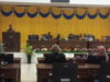 Ruang Sidang Paripurna DPRD Buton Bocor, Meja Penyerahan LKPJ Begeser