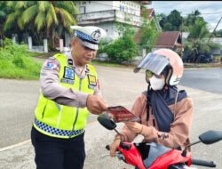 Sat Lantas Polres Buton Edukasi Pengendara Tentang Kamseltibcarlantas