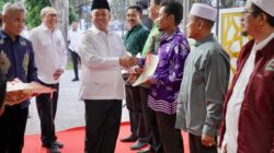Menteri ATR/Kepala BPN Serahkan 33 Sertipikat untuk Rumah Ibadah di Sulteng Menteri ATR/Kepala BPN Serahkan 33 Sertipikat untuk Rumah Ibadah di Sulteng