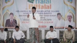 Hadiri Halalbihalal Nusron Wahid Serahkan Sertipikat Tanah Wakaf PCNU Indramayu