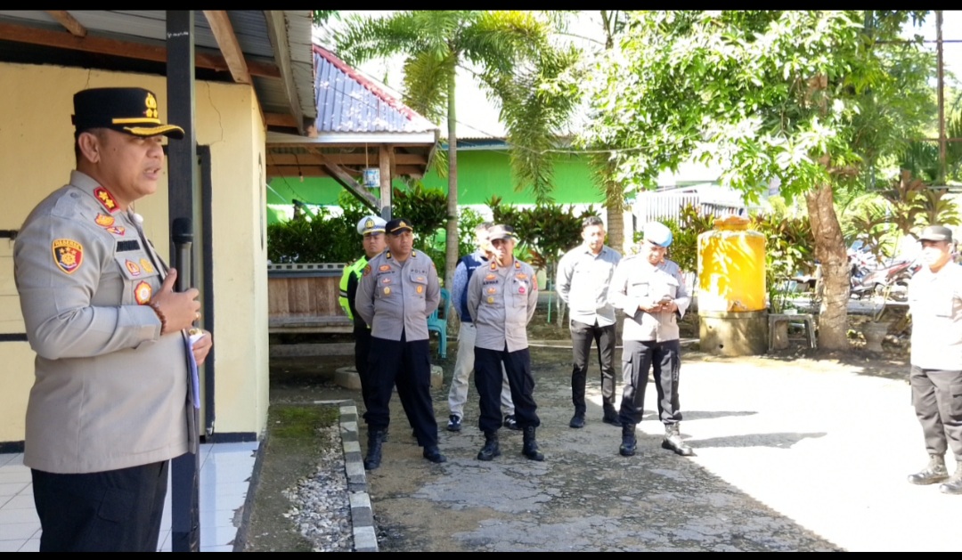 Kapolres Buton Kunjungi Polsek Kapontori, Tekankan Peningkatan Pelayanan Masyarakat