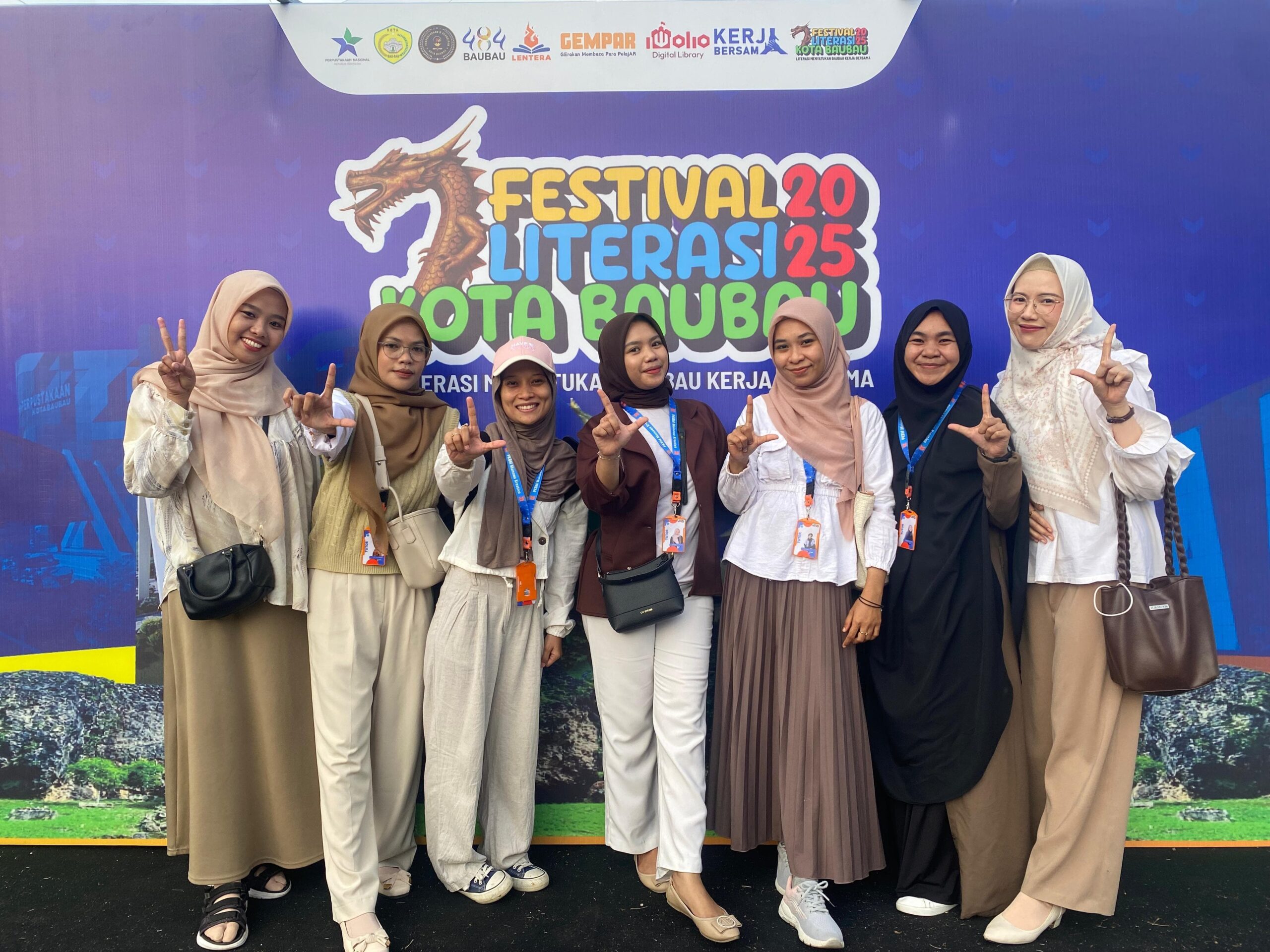 Lima Guru PKBM Mainawa Kreativa Menang Lomba Cerita Anak