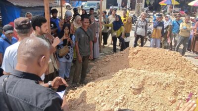 Bupati Buton Temui Langsung Pedagang Pasar Kaloko, Cari Solusi Bersama Terkait Penataan Pasar