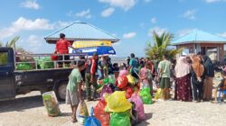 PAAP Ngapa Toowa dan RARE Indonesia Gelar Aksi Bersih Pantai