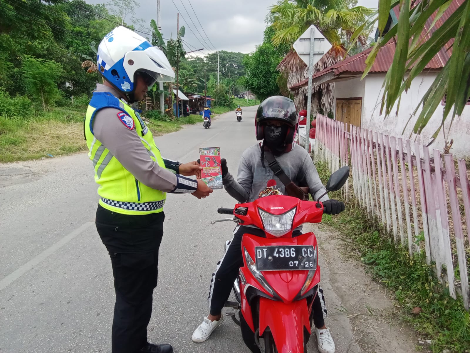 Jelang Hari Bhayangkara ke-80, Sat Lantas Polres Buton Tingkatkan Pelayanan Berlalu Lintas