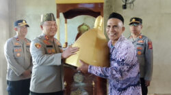 Hari Bhayangkara ke-80, Kapolres Buton Serahkan Mimbar kepada Masjid Al-Rahman Wagola Hari Bhayangkara ke-80, Kapolres Buton Serahkan Mimbar kepada Masjid Al-Rahman Wagola