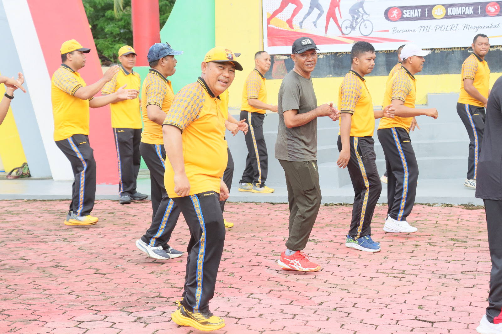 Sambut Hari Bhayangkara ke-80, Polres Buton Gelar Olahraga Bersama TNI–POLRI